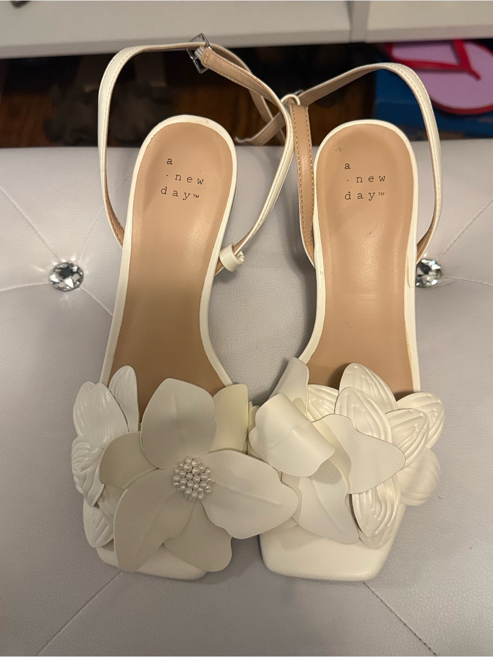 a new day Women's Ivory Floral Slingback Sandals